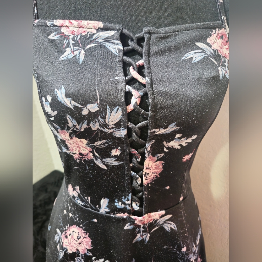 Charlotte Russe Black Floral Sleeveless Dress - Picture 3 of 6
